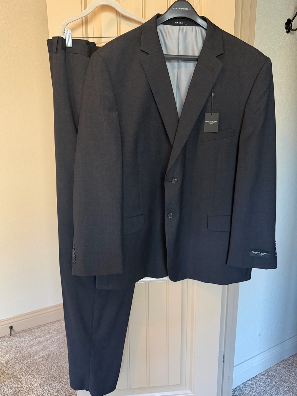 Pronto Uomo Black Notch Lapel Two-Piece Men’s Suit Dark Gray 56R 51W NWT!